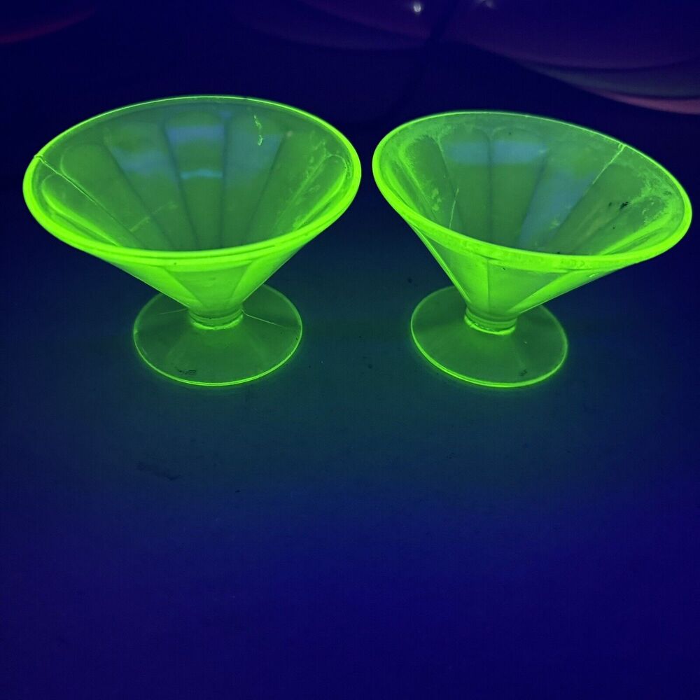 Pair 2 Federal Green Depression Sherbet Dessert Dishes Uranium Glass F Stamped